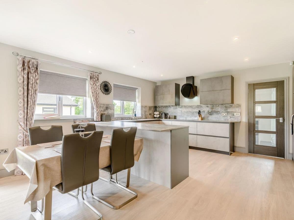 Holiday home Willows